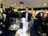 Aleksandar Vucic sa cerkom na glasanju